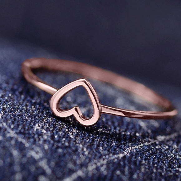 Rose Gold Heart Silhouette Ring - Picture 6 of 7